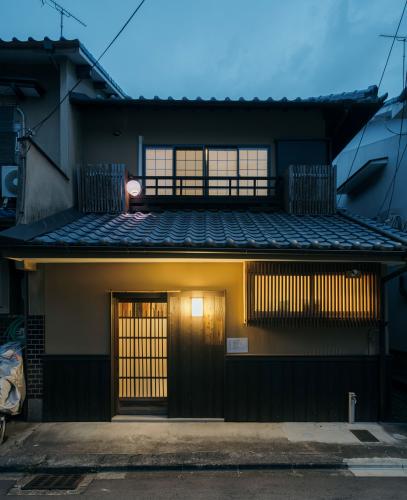 xt4s8905